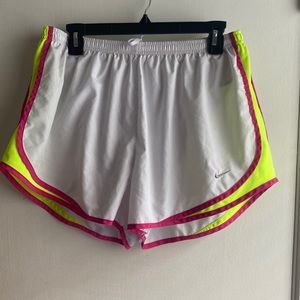 💖5/$25💖Nike Women White Athletic Shorts